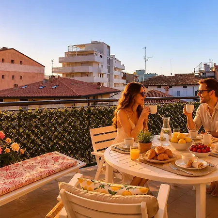 Daire Beachfrontgrado Including Free Access & Parking