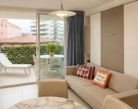 Beachfrontgrado Including Free Access & Parking Appartement