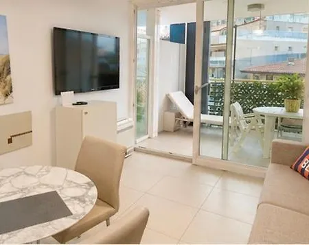 Beachfrontgrado Including Free Access & Parking Grado