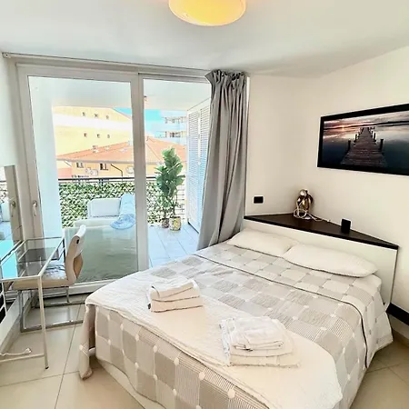 Beachfrontgrado Including Free Access & Parking Grado