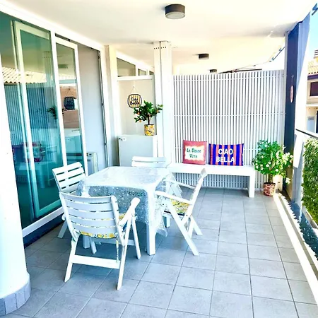Beachfrontgrado Daire Grado